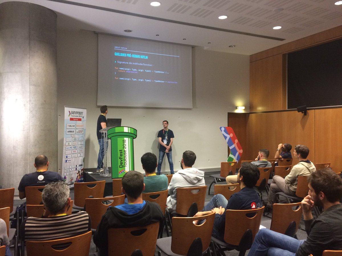 Un peu de fun pour finir la journée avec <a href="/alexandre_del31/">Alexandre DELATTRE</a> et @glmxndr, introduction à #arrow #DevFestToulouse