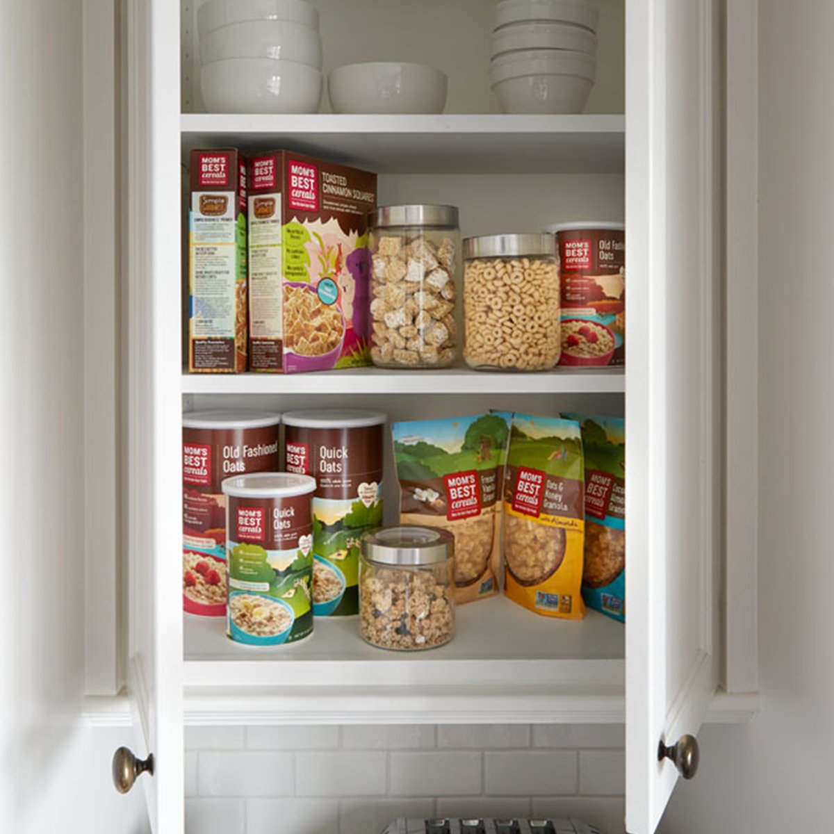 Keep your pantry stocked with all our delicious products!  What’s your Mom’s Best must have? #Breakfast