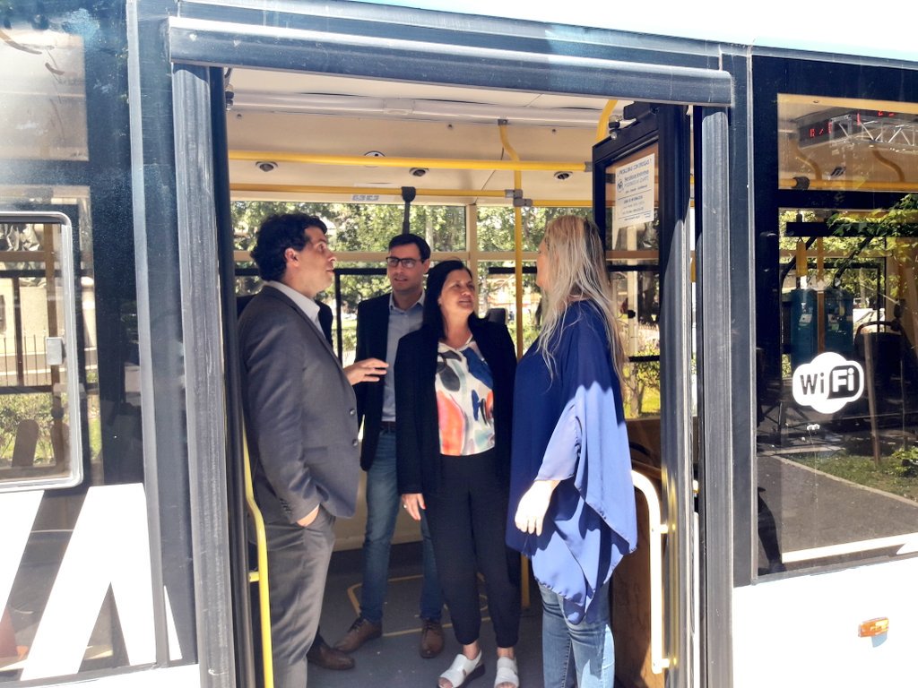 MAlvaradoMR's tweet image. El @GobSantaFe, @MuniRosario, @epeoficial, y @ENERFE_SF, ponen en marcha la experiencia #BioBusSolar en unidades del TUP de la ciudad, impulsadas x motores eléctricos (línea K y Q) q serán alimentadas x energía renovable fotovoltaica generada en el Parque Solar de San Lorenzo🌞🚌