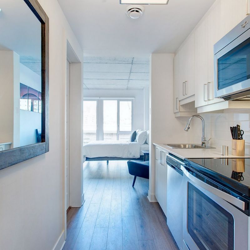 Enjoy a spacious and bright studio just for you! 😎✌🏻 #mystudiomontreal Book Here:  buff.ly/2mSA3Ek