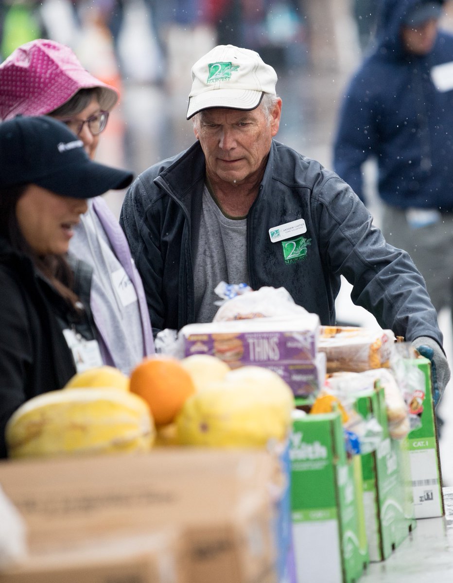 kpwashington's tweet image. Let&apos;s #SolveHunger, together! Thank you to @SecondHarvest_ for partnering with us for our first #MobileMarket last week at Lidgerwood Medical Center.

✅ We served more than 800 people.
✅ 10,000 pounds of food.
✅ 22 Kaiser Permanente volunteers from Lidgerwood Medical Center.