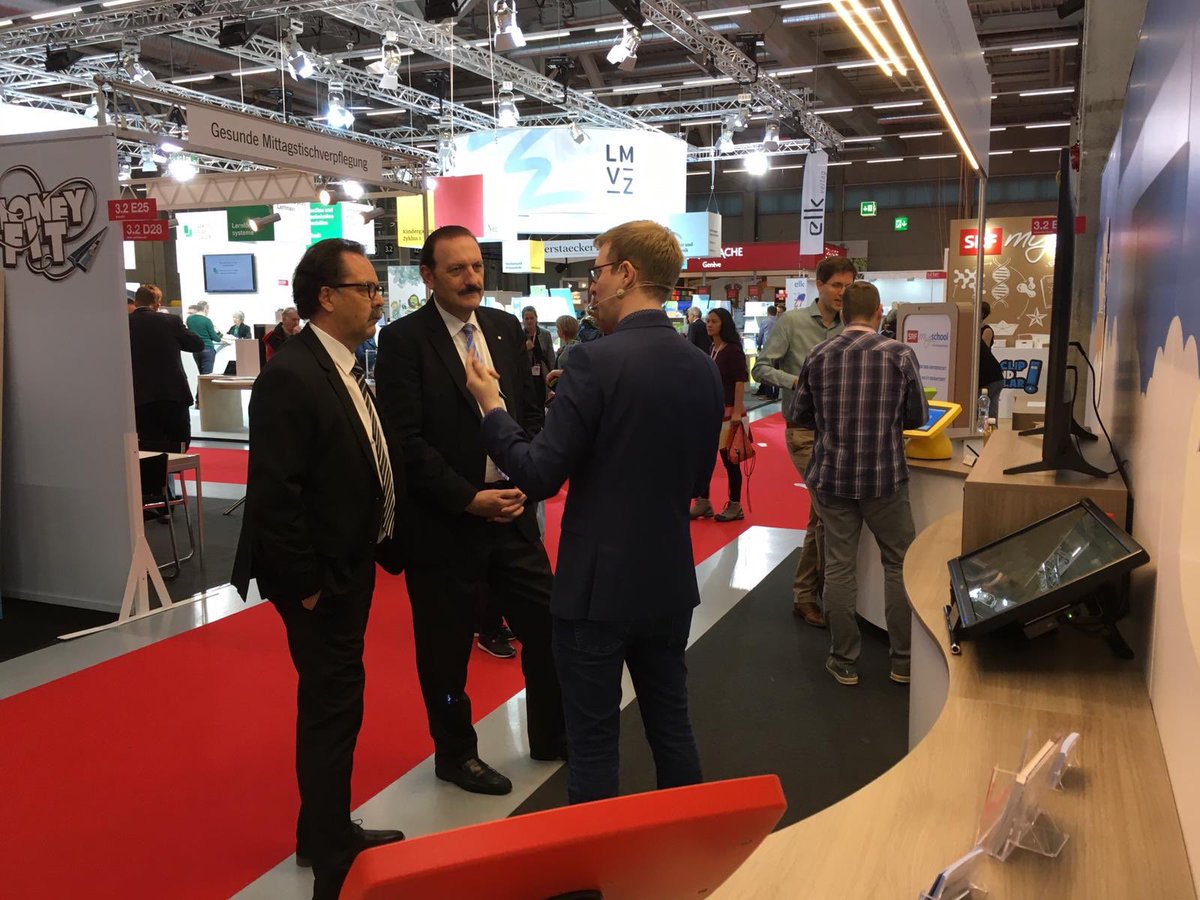 Weiterer erfolgreicher Tag an der #swissdidac mit hohem Besuch beim <a href="/lernwolke/">Lernwolke</a> Stand