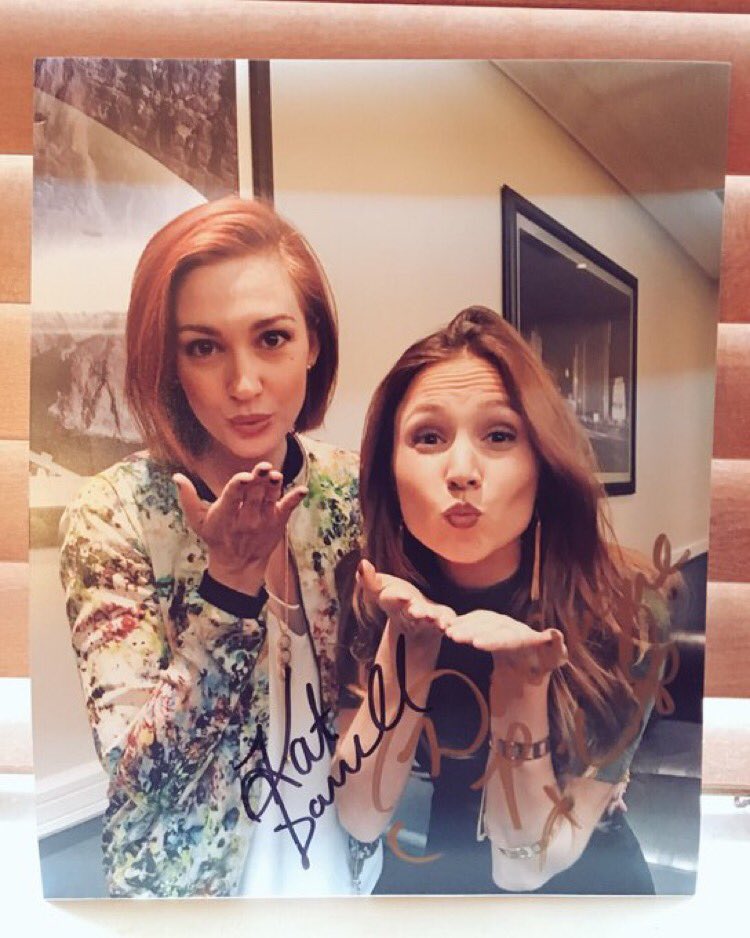 WynonnaEarpPod's tweet photo. ICYMI yesterday be sure to check my tweet linked below for the details on how to get in on our giveaway. Today is the last day to enter! I love looking through all of your #WhyILoveWynonnaEarp tweets. Keep 'em coming. 😎 #WynonnaEarp #WayHaught  https://t.co/6Ho30EddYA https://t.co/3VEaldWJ97