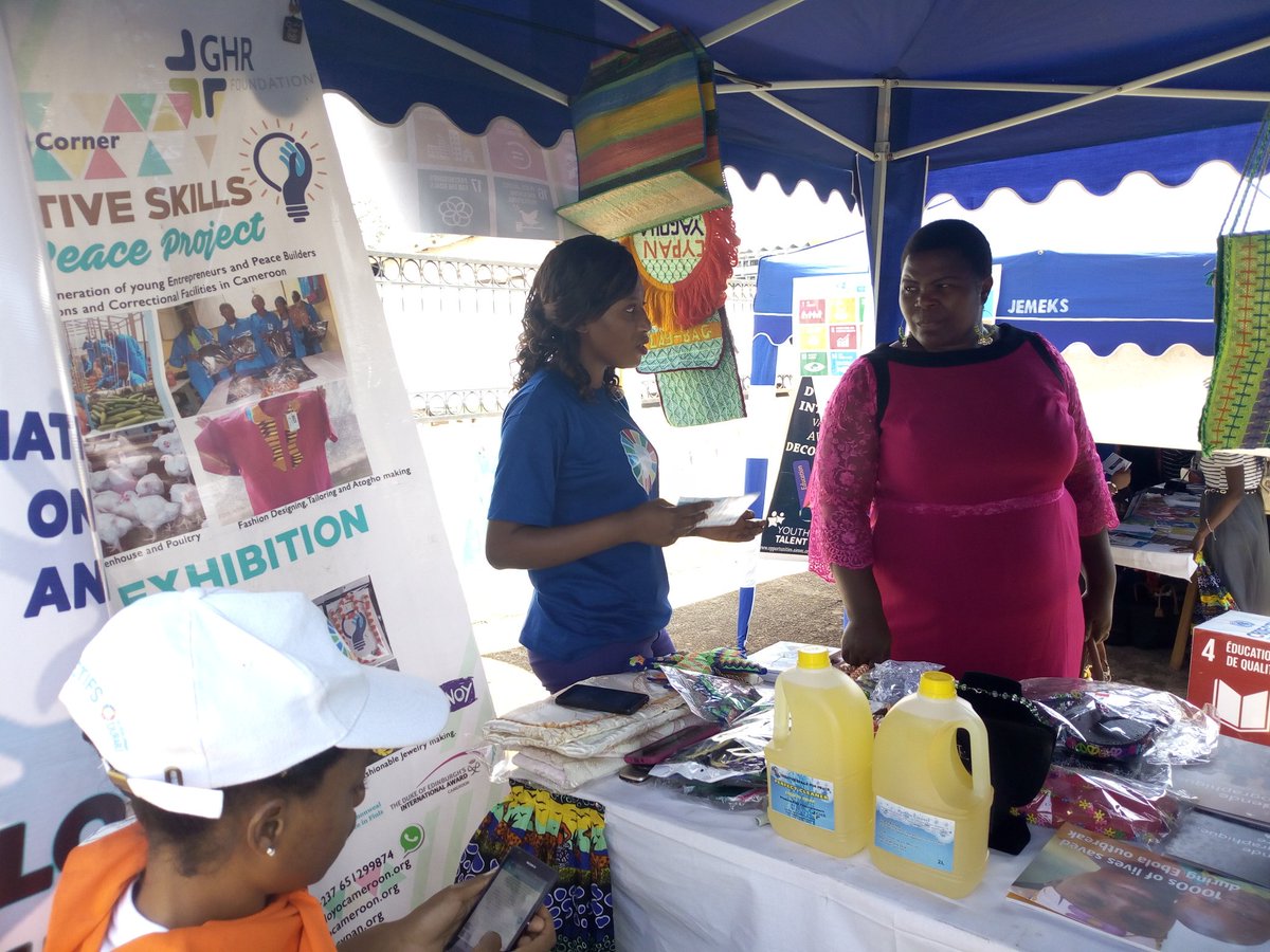 loyocameroon's tweet photo. Today's session was more engaging with heated panel sessions on the theme "Imagine peace"
It was most exciting to meet and exchange with the representative of UN systems in Cameroon as she wondered particularly at how amazing the #CS4Peace products looked
@UN_Cameroon @unoy_peace https://t.co/umCwgNhilg
