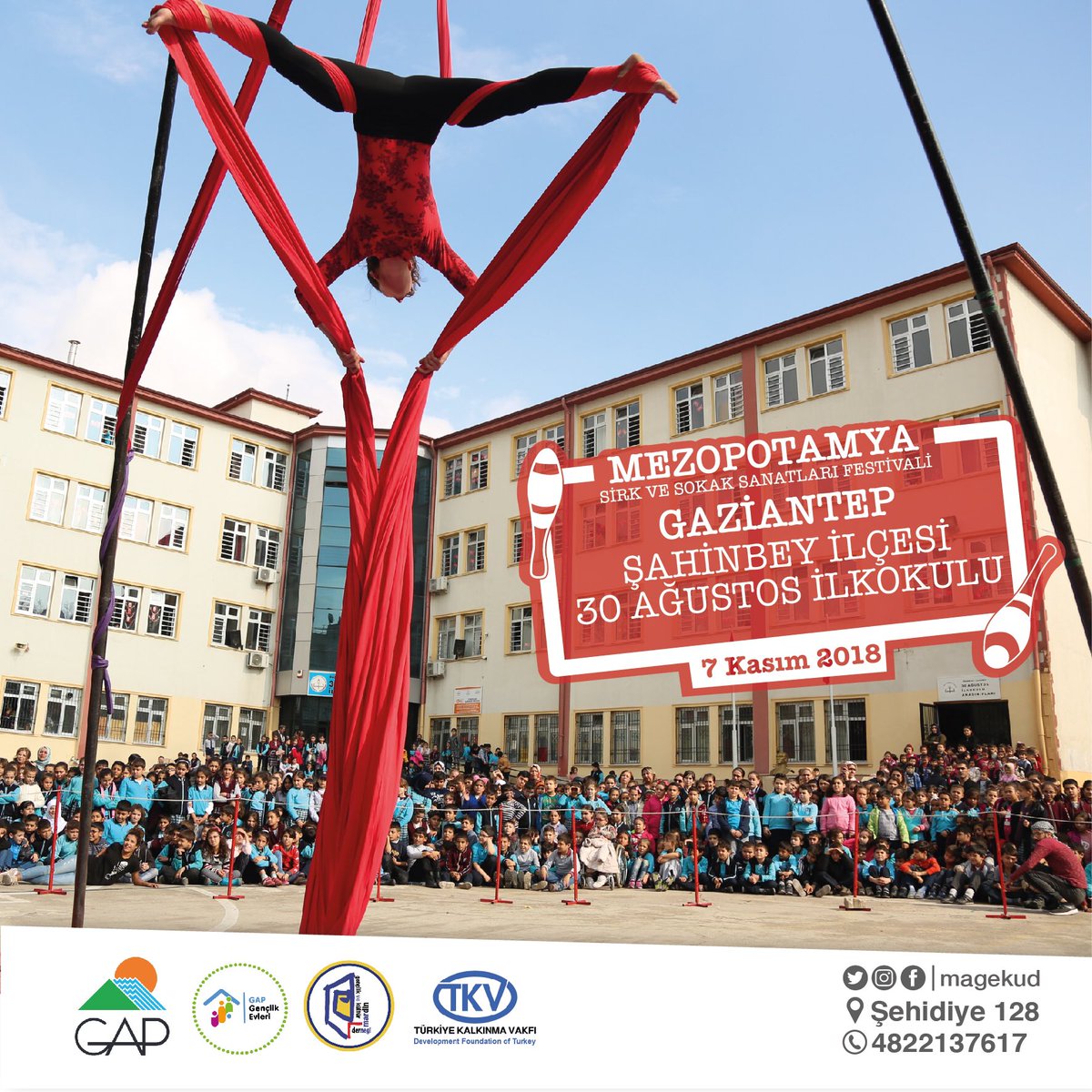 msssfest's tweet photo. #Msafest Gaziantep ve ilçelerini dolaşmaya devam ediyor!
Festival süresince her gün #Gaziantep'in farklı ilçelerinin farklı okullarında sahne alacak olan sanatçılarımız, geçtiğimiz gün #ŞehitKamil ilçesinde bulunan 2 farklı okulunda çocuk ve gençler ile bir araya geldi.#festival https://t.co/nHhRYAGHXe