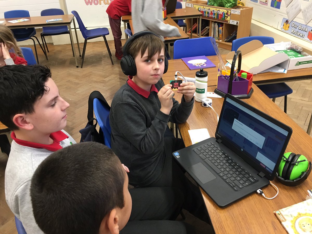 DanygraigP's tweet photo. Our #CodeClub members loved getting to grips with the @microbit_edu computers this afternoon! #DYGPDC @ERW___ https://t.co/MzpJTK7zdj