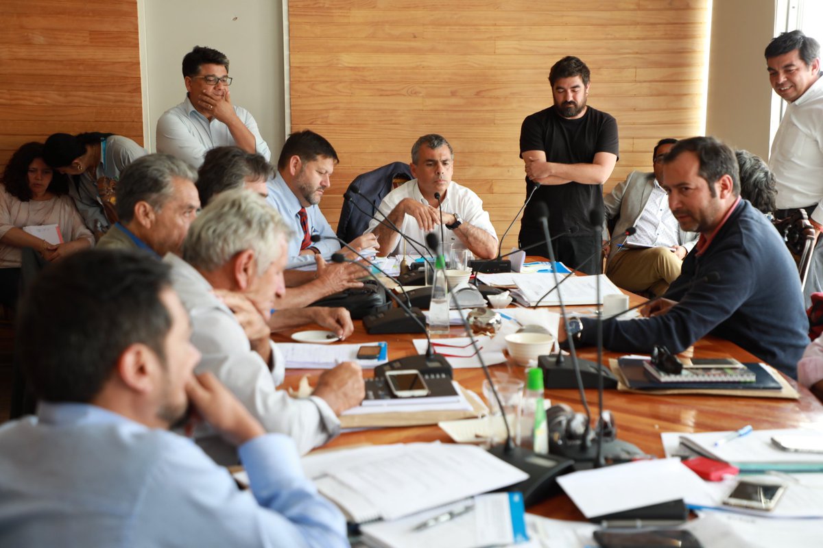 IquiqueDeTodos's tweet photo. Tras ser presentada por el alcalde Mauricio Soria Macchiavello, el Concejo Municipal aprobó la iniciativa de traer a nuestra ciudad al destacado arquitecto estadounidense @DanielLibeskind, con el objetivo de que trabaje en el anteproyecto de un nuevo museo para #Iquique... https://t.co/RGwOtluW1E