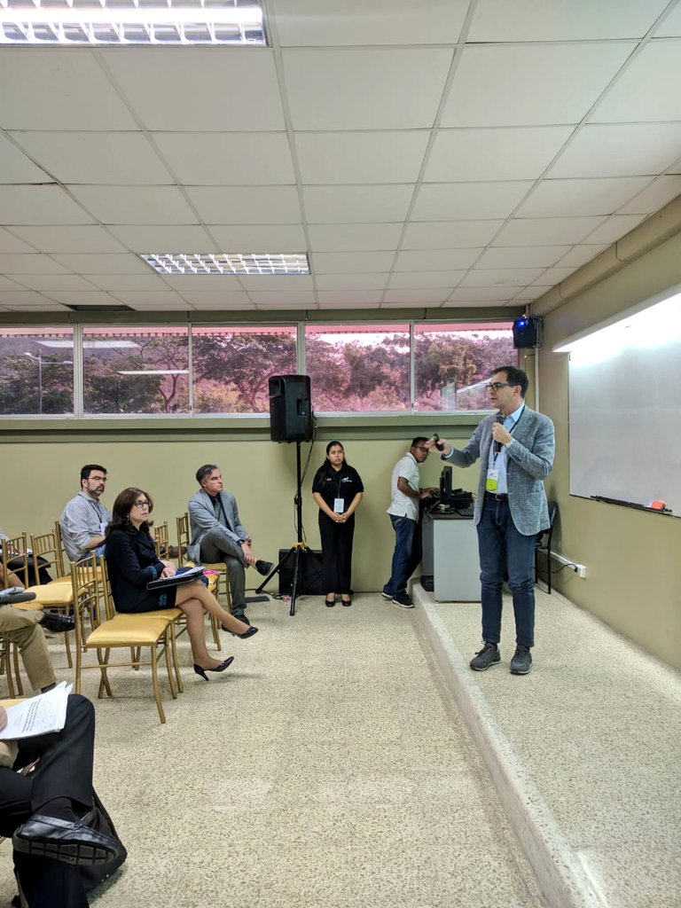 FCSHEspol's tweet image. ¡Así cerramos nuestra segunda #InvitedSession! Continuamos con #KeynoteLectures, sigue a nuestra cuenta @LaceaLames2018.