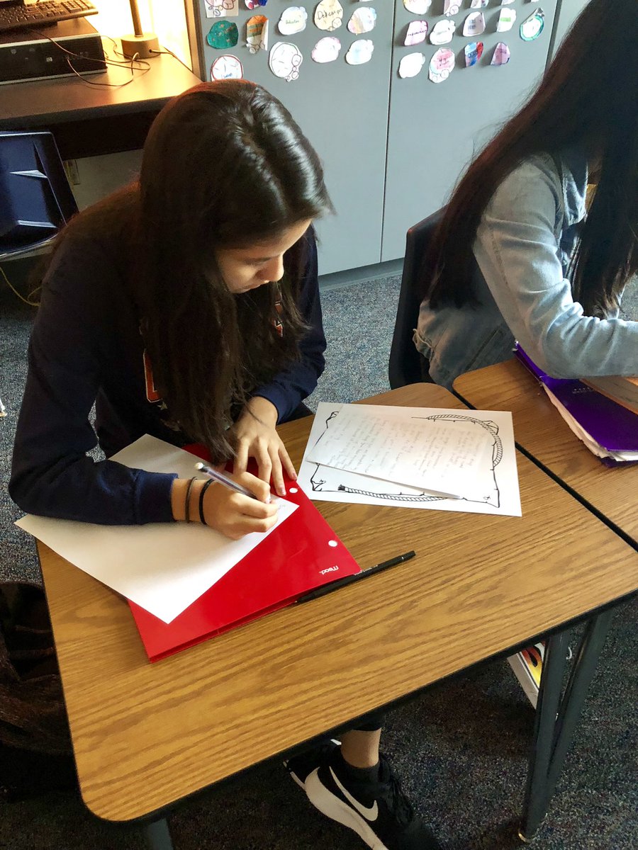 MrsAdamsKC's tweet photo. 4th Period passionately, vigorously, sincerely working on their Ode to something they are *Thankful* for 🦃🧡🍁📝 @KleinCollinsELA #MomentsinKlein #WDKCLT @kleincollins https://t.co/knSD7GJztP
