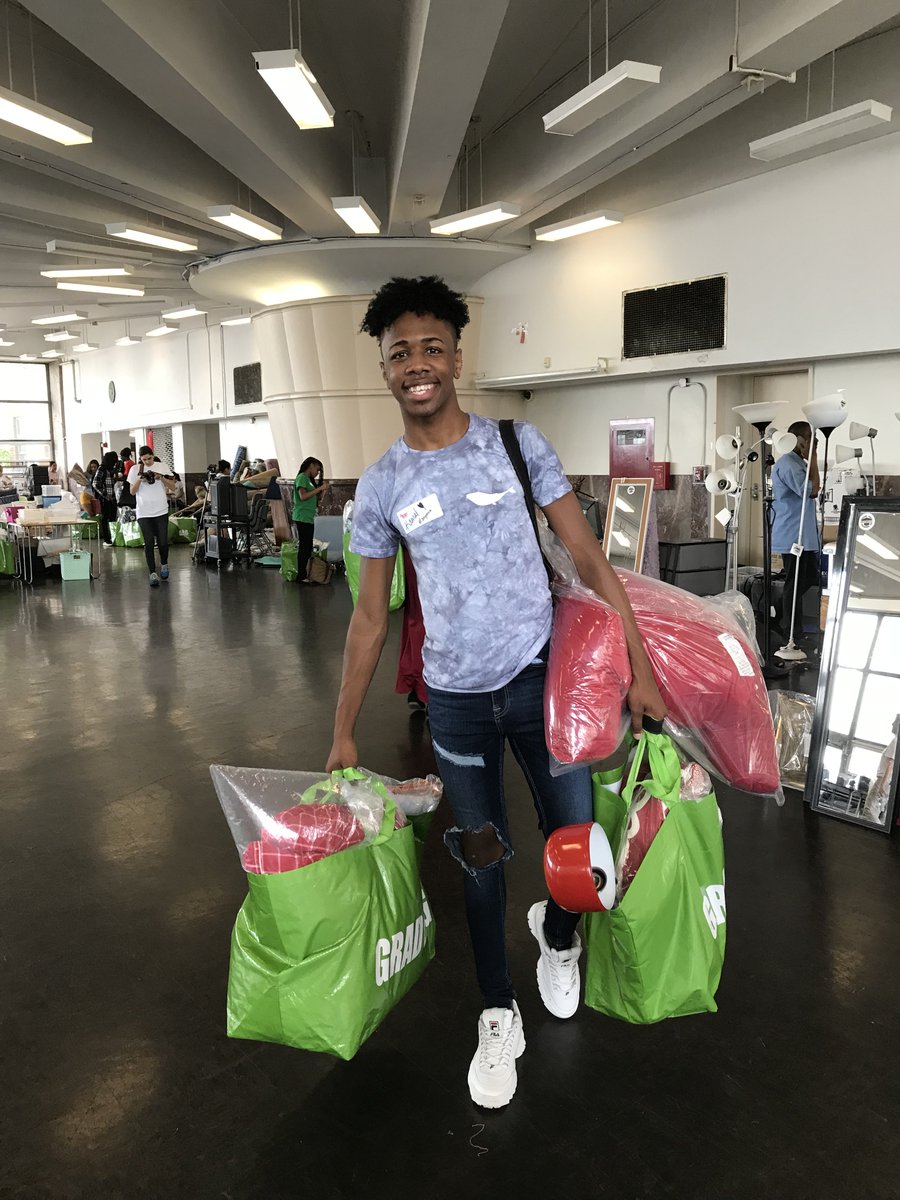 Learn more about our new <a href="/Princeton/">Princeton University</a> Greening Move Out donation partner, <a href="/projectgradbag/">Grad Bag</a> in our interview with co-founder Liz Gruber: ow.ly/iEkv30my0wB #PrincetonU <a href="/LGRforCollege/">Let's Get Ready</a>