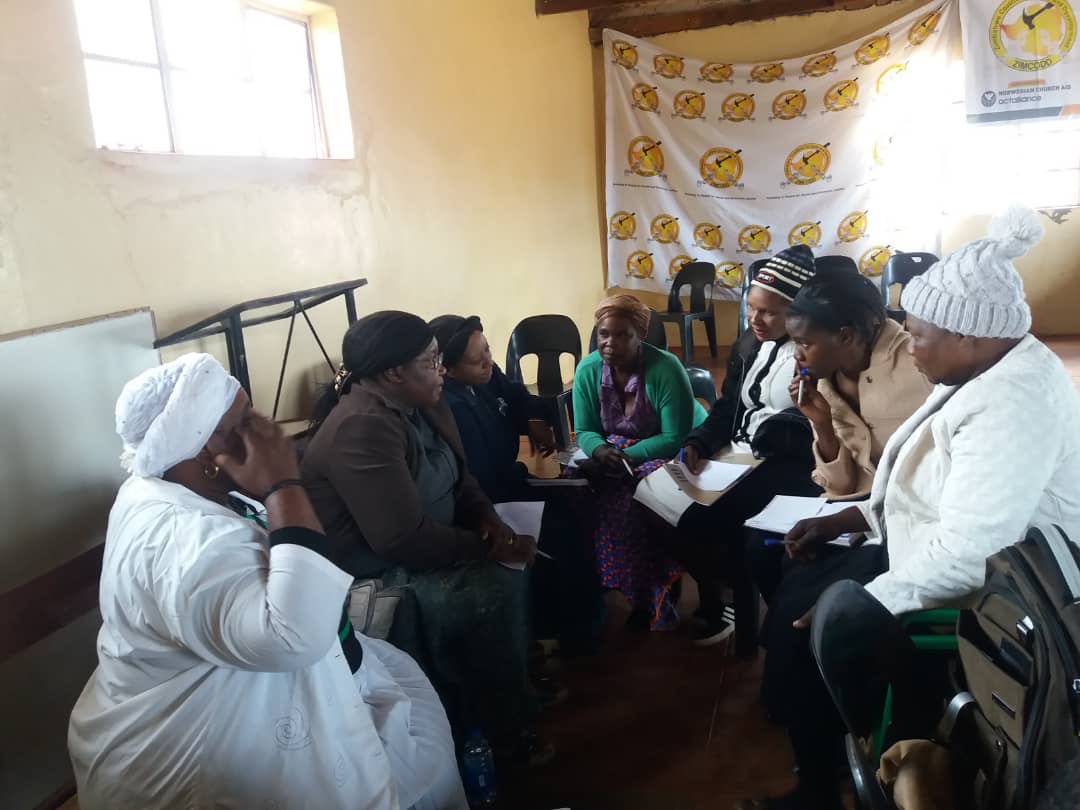 ZIMCODD1's tweet photo. #Inyathi Local Extractives Committee meeting in pictures #ASMinBubi @jmaketo https://t.co/DZBVsp18y4