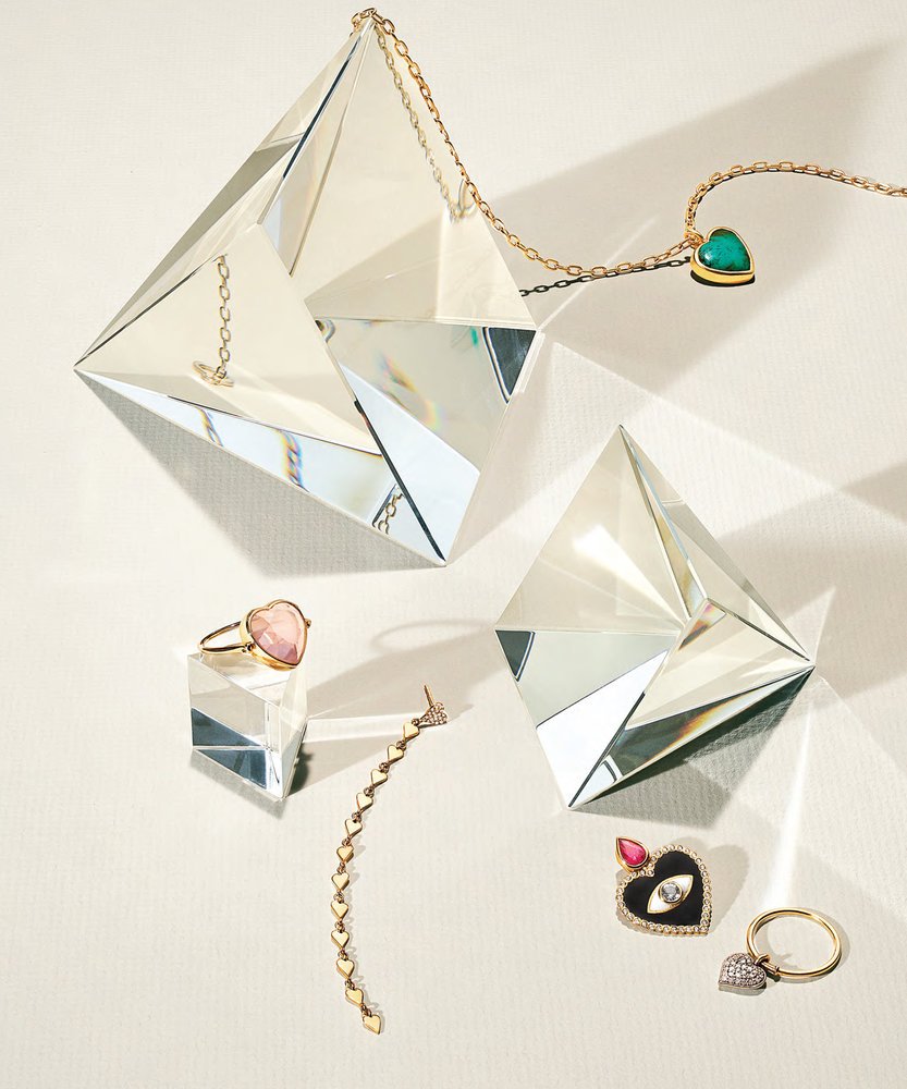 helloartists's tweet photo. Prop Stylist Astrid Chastka for @JCKMagazine 
https://t.co/HEz5X7sTVO https://t.co/szSiVY9rNt