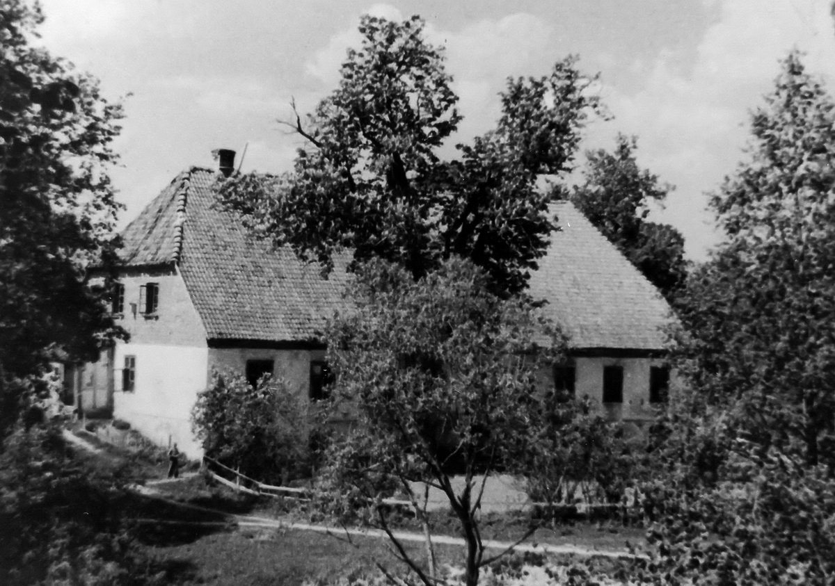 1811.gadā Dundagā, lejpus dzirnavām nodibināja doktorātu, kurā dzīvoja un pacientus pieņēma ārsti. Vēl šodien šī vieta ir zināma kā “Dakterleja”. wp.me/p2RuNk-1B2