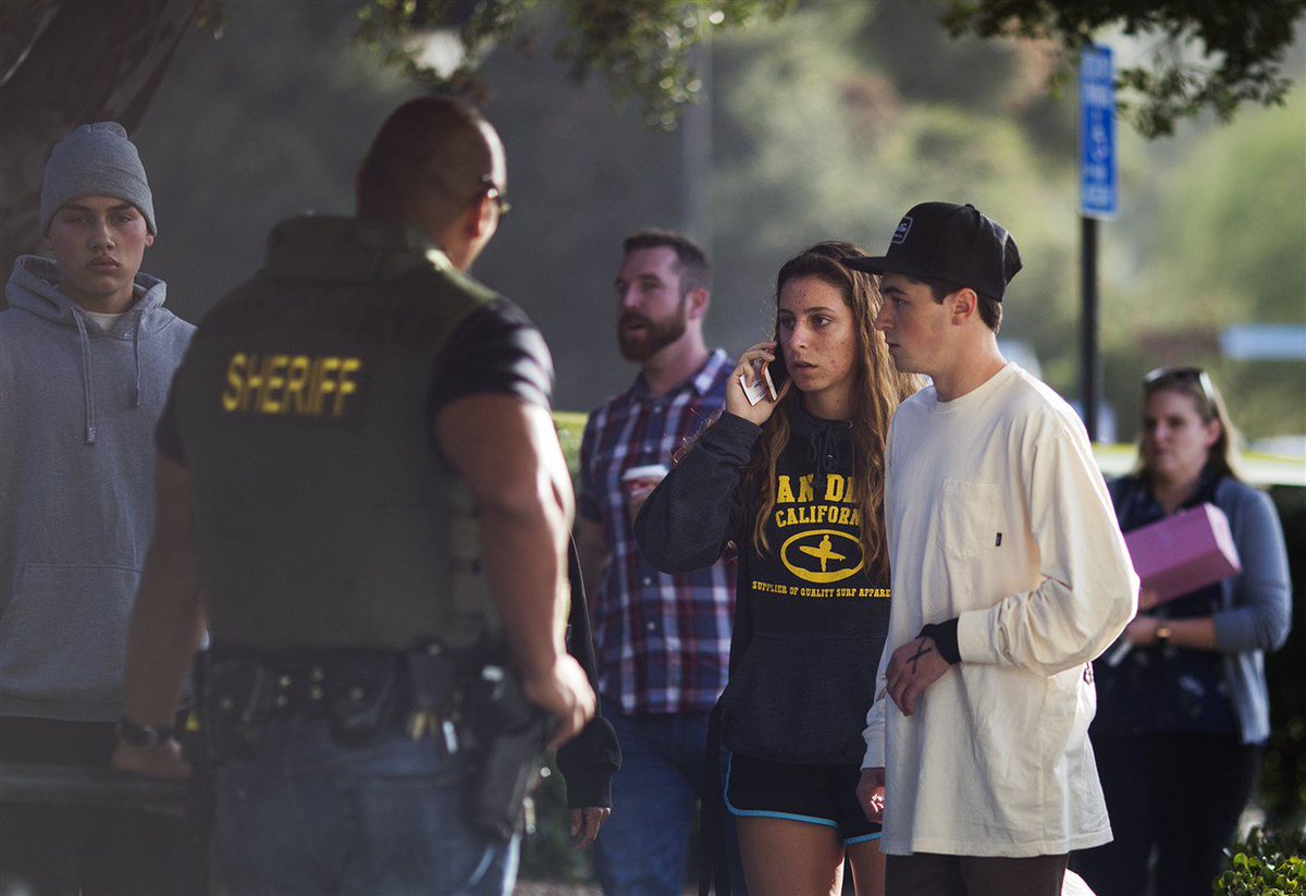 WhatsTrending's tweet image. All the details from the #BorderLineShooting 
More: ow.ly/KCFu30my8Gx