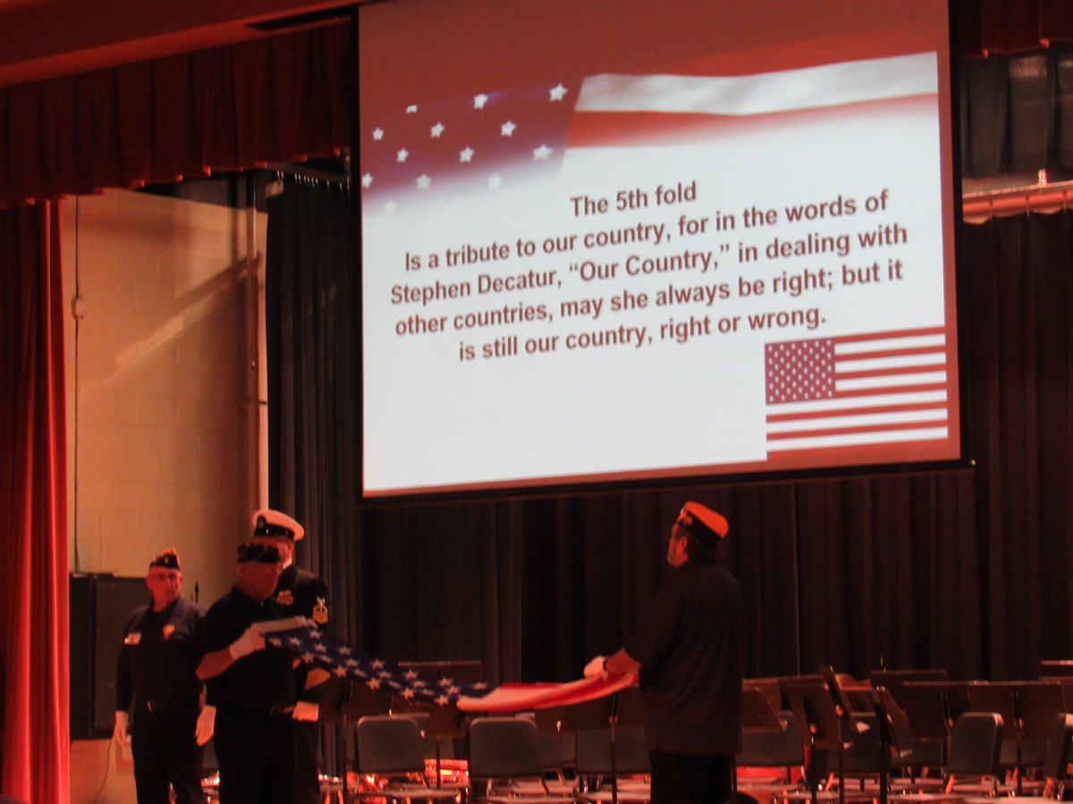 LopatMS's tweet photo. We are so thankful for our veterans!
#VeteransDay https://t.co/UAOYp4F7s1