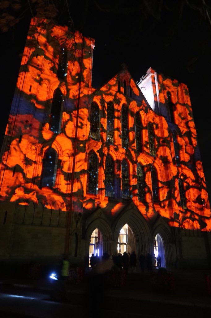 riponcathedral's tweet image. Ripon Cathedral looking amazing with many pausing outside to reflect - whilst inside a Concert of Remembrance takes place with children from local schools and @DishforthMWC @nickbaines @RiponDean @h_ahartley @engcathedrals @LeedsCofE @BBCLookNorth @moreRipon #RemembranceDay2018