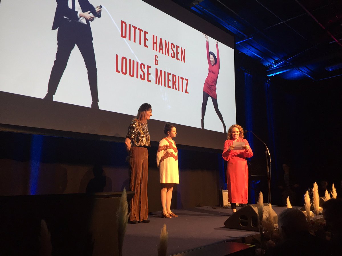 Modtagerne af Erik Ballings Rejselegat er... Ditte og Louise! Kæmpe tillykke til “den både skrivende og spillende duo, som formår at rykke både publikums og branchens grænser” 👏🎉 #dkfilm #NordiskFilmFonden