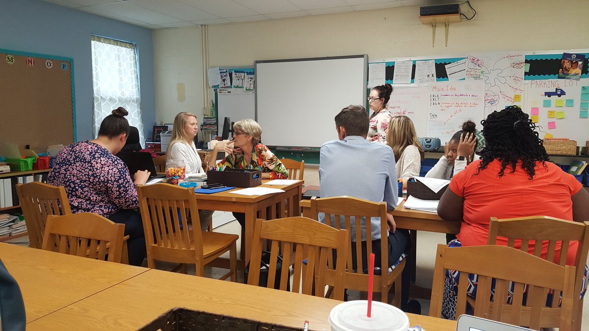 kimday0831's tweet photo. .@MarionCountySch North Mullins Primary #TEACHERDRIVEN #STEPteams DIGGING INTO data , skills, and standards to write a valid challenge and aim statement. #GrowingBettertogether #E3grant #TSLGrant @InsightEdGroup https://t.co/2wBde28Dym