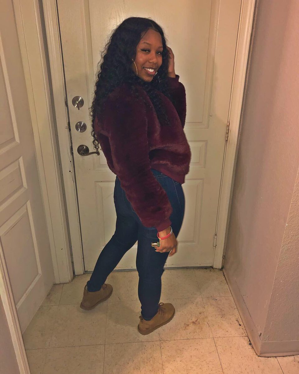 ttrendy_'s tweet image. Shall I Proceed? Yes Indeed 🀄️💋#hoco2k18