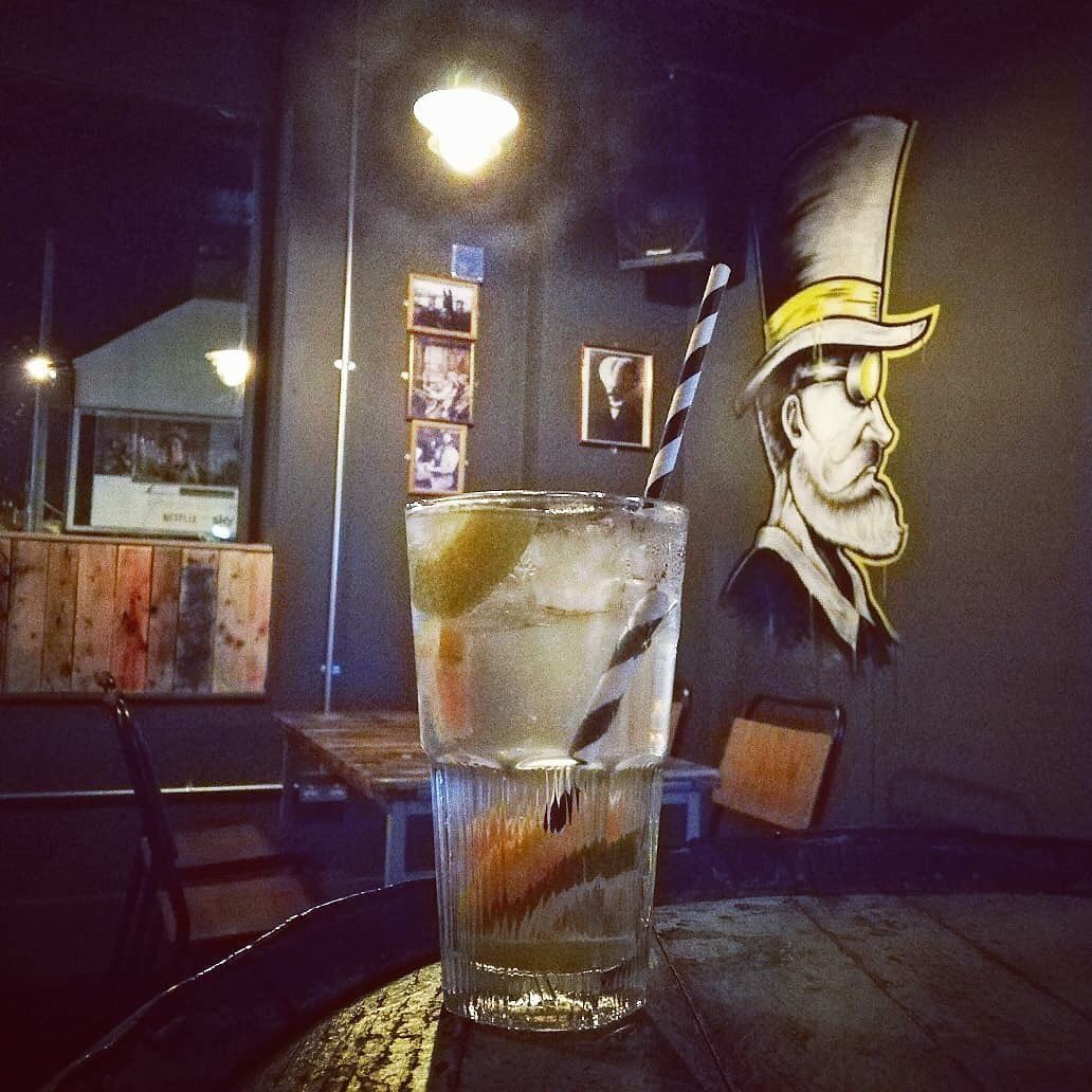 GradysYard's tweet photo. Gindlers Twist was so popular last weekend we decided to bring it back!
@PlymouthginUk in it along with mango, blood orange & star anise and it packs a delicious punch! Make sure you get into us this weekend to try it before it flies out again ๐
#GetHooked #GradysYard #Waterford https://t.co/UwAvjLFPOC