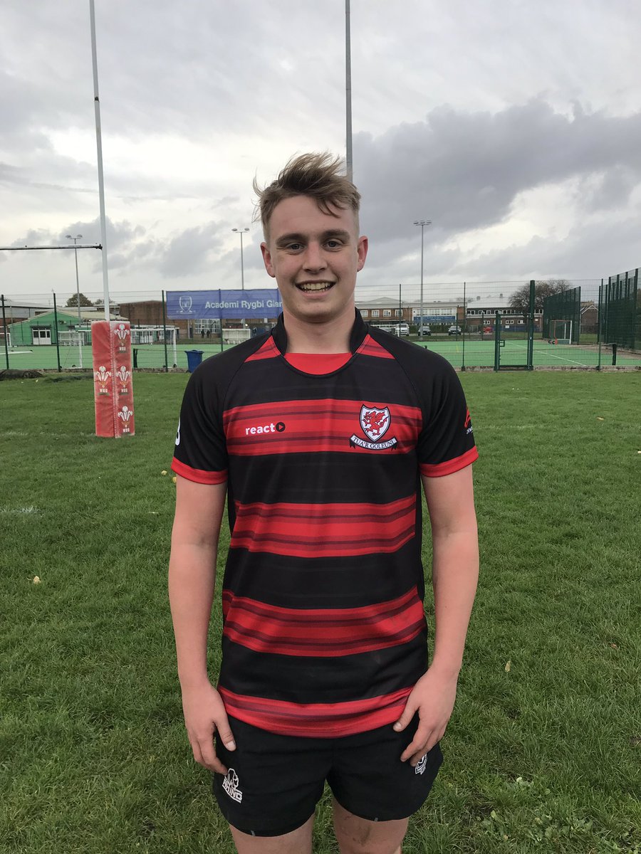YGCRhAddGorff's tweet photo. @DewiTDesigns yn gwisgo crys rygbi newydd y tim 1af XV yn erbyn @RygbiGlantaf heddi. Da iawn dewi am dynluioโr crys hefyd
Dewi wearing the new 1stXV jersey for the first time today which was also designed by him
#lookthepartplaythepart https://t.co/XNDxmPtqAv