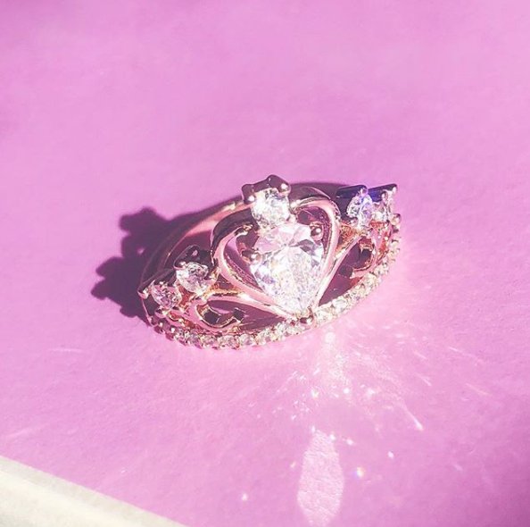 galaxylover1998's tweet photo. Rose Gold Diamond Crown Ring in sunlight✨⚡️ 25% off code: quartz 👑Click the link to start shopping.
https://t.co/apuMMSpiWQ
#vivamacity #ring #rosegolddiamondring #jewerly #fashion #fashiondaily #sale #discount #greatgift #queen👑 #crownjewelry #followme #likeforlikes https://t.co/zLVTrsQBm6