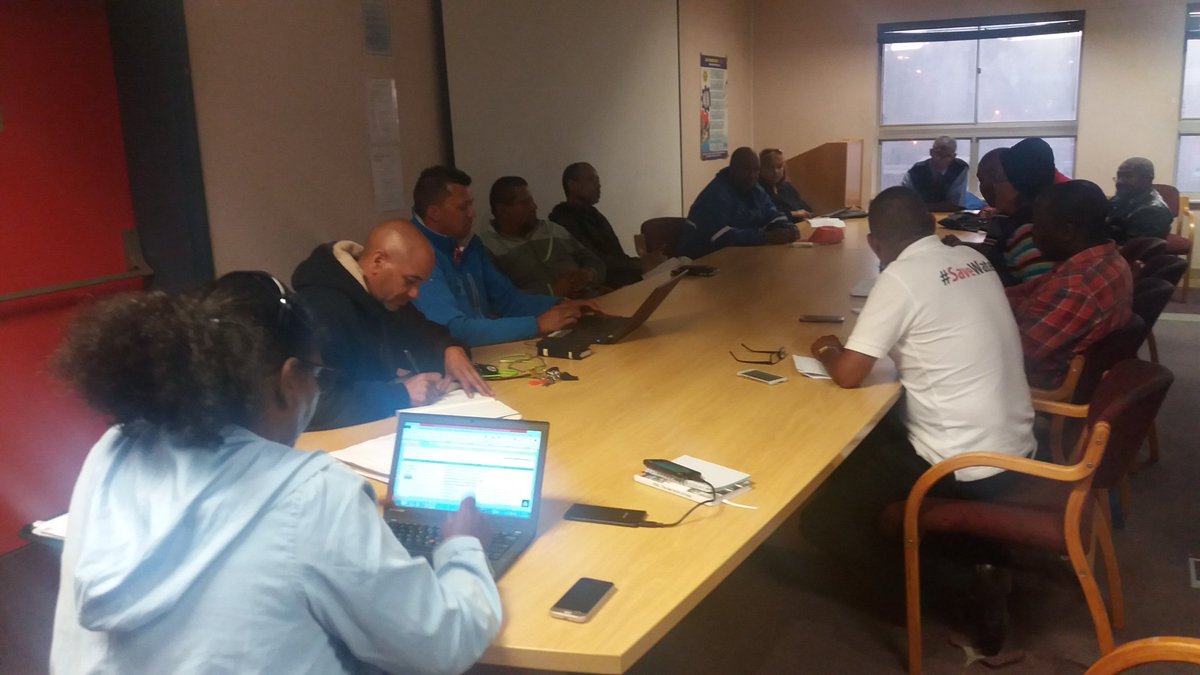 mplaincpf's tweet image. Meeting with city officials and ward Clr  to discuss festive 2018 volunteer deployment in town centre a business hub in our precinct @SAPoliceService @Abramjee #communitypolicing #2018/2019 sfs @cgoolam @ewnreporter @CityofCT