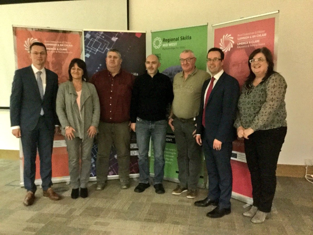 LimClareETB_FET's tweet image. Celebrating Explore #DigitalSkills @EngineLimerick 
congratulations to all involved, great achievement 
with @skillsmidwest @TipperaryETB #lifelonglearning #talent #learning #skills #euvsw2018