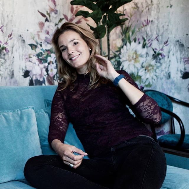 Blogbymar's tweet image. Life is much better when you're laughing!
.
.
.
.
#laughingoutloud #livelovelaugh #discoverunder5k #dutchblogger #nl #fashionblogger #ootdnl #outfitoftheday #discoverunder10k #autumn #fashioninspo #bloggernation #fun #smile #fashionpost