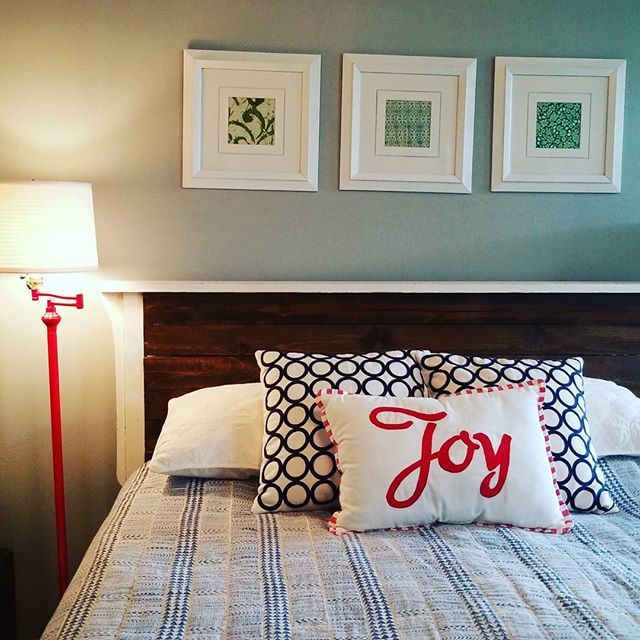 Two easy ways to add a pop of Christmas to any room: 1. Pillow. 2. Red spray paint. Find a brass floor lamp at your local second hand shop, and spray away my friends! #christmasbedroom#sheboygandecorator#thriftydecorating ift.tt/2PPezZd