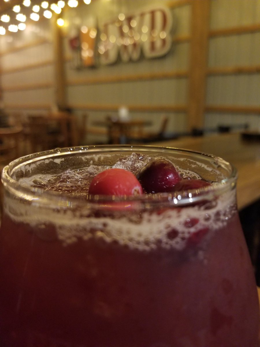 DrinkFwb's tweet photo. It's a double release Thursday. Cranberry Shandy, a delicious beer and wine cocktail, and the return of our can't miss Beer Chili! #keepitcraft #fentonwineryandbrewery https://t.co/RZa5gtWmxj