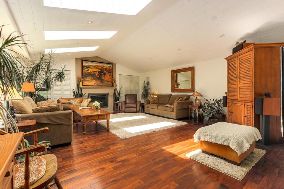 WEST BAY SCHOOL Catchment! Conveniently Located yet completely PRIVATE!

First time on the market in nearly 20 years! One of the kind spectacular cozy home situated in a COMPLETELY PRIVATE PICTURESQUE OASIS: bit.ly/2P5cbtL

#RealEstate #Realtor #Listing #RealEstateLife