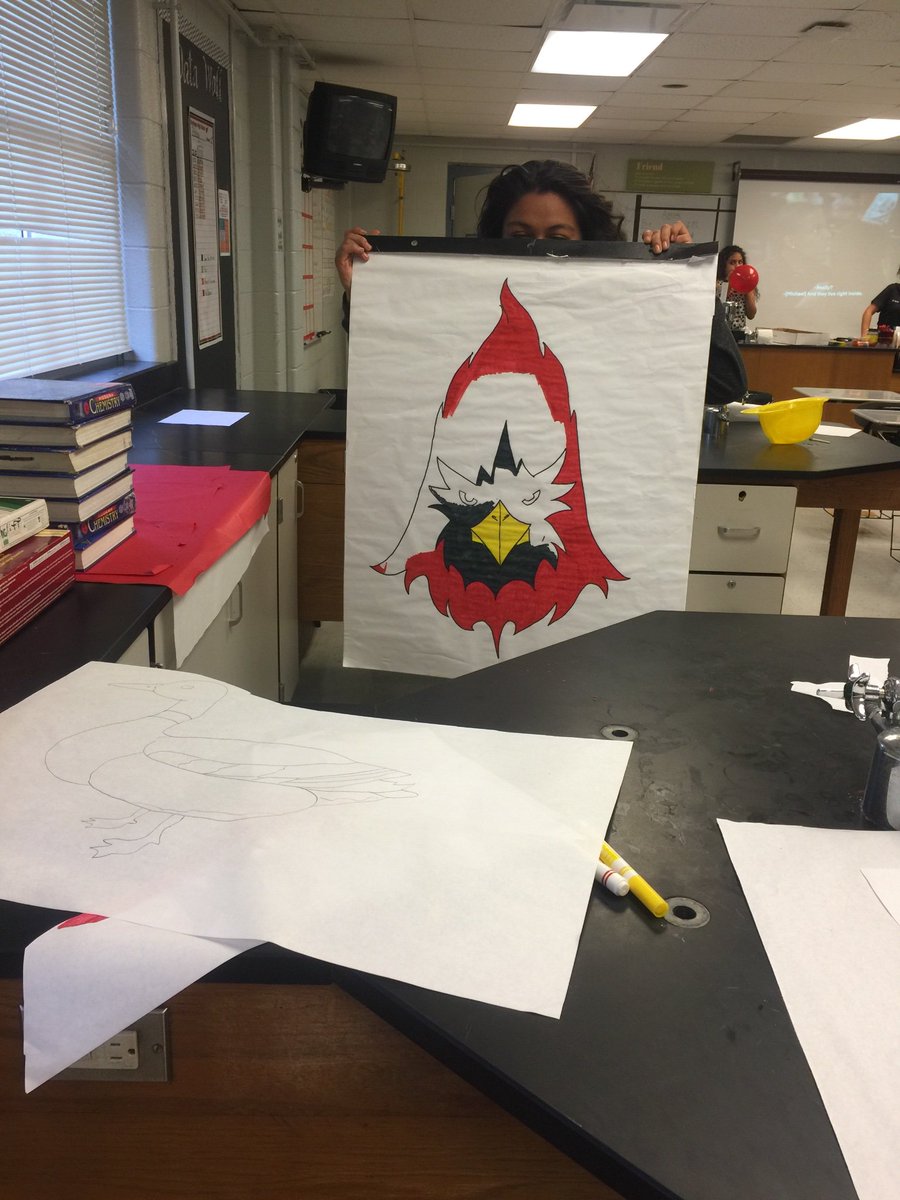 soccer_cardinal's tweet photo. Getting decorations ready for the HOCO parade float 🥳come support your Lady Cardinals 
@6pm
 #csnd https://t.co/HcKeCX6SqY