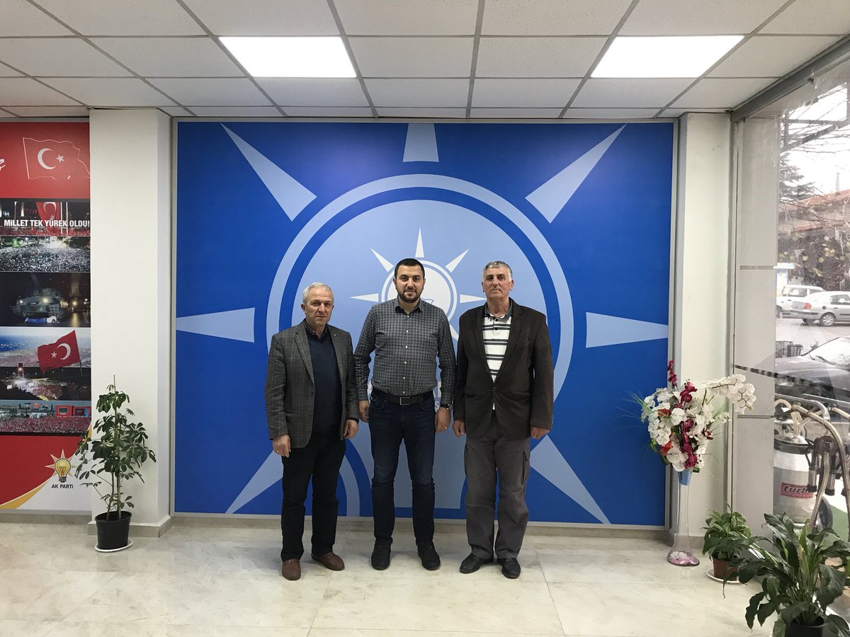 Dereköy yeni köy Başkanı Hamit ÖZGÜL ve bi önce ki dönem köy Başkanımız Hasan DEDEOĞLU,İlçe Başkanımızı ziyaret ettiler. #AkParti #Kırklareli