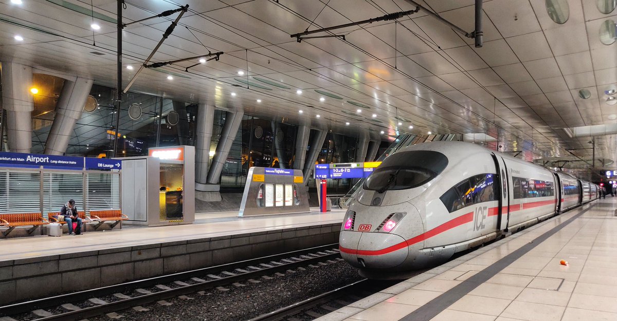 _DiningCar's tweet photo. After 2 days of conference, this feels really good 😉! I'm at @DB_Bahn #ICE100 from #Karlsruhe🇩🇪 to #Frankfurt🇩🇪 & I ordered Porcini mushroom ragout w/ chestnuts & dumplings (11.9€, not the best dish on the menu) together w/ a good @Bitburger 🍺 (3.8€) at the #diningcar 😊😍! https://t.co/rxbAhiEgTx