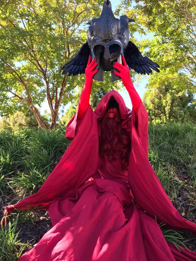 The ultimate betrayal. #Hellboy
aminoapps.com/p/fzozln Queen of Blood by Snaileditcosplay in #Cosplay Amino