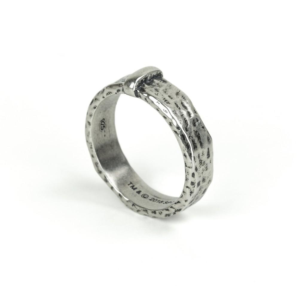 OutlanderUni101's tweet photo. @Outlander_STARZ Who made the ring that @caitrionambalfe wears in the show? It is obviously not identical to the one you're selling here. Thanks for your attention!
#JustCuriousCait
#ACuriousCait
@ankenneyy 
@RonDMoore 
@TallShipProds 
@Writer_DG 
#RestoreTheRing except to salvage #OutlanderLost https://t.co/8ZWPRLVP51