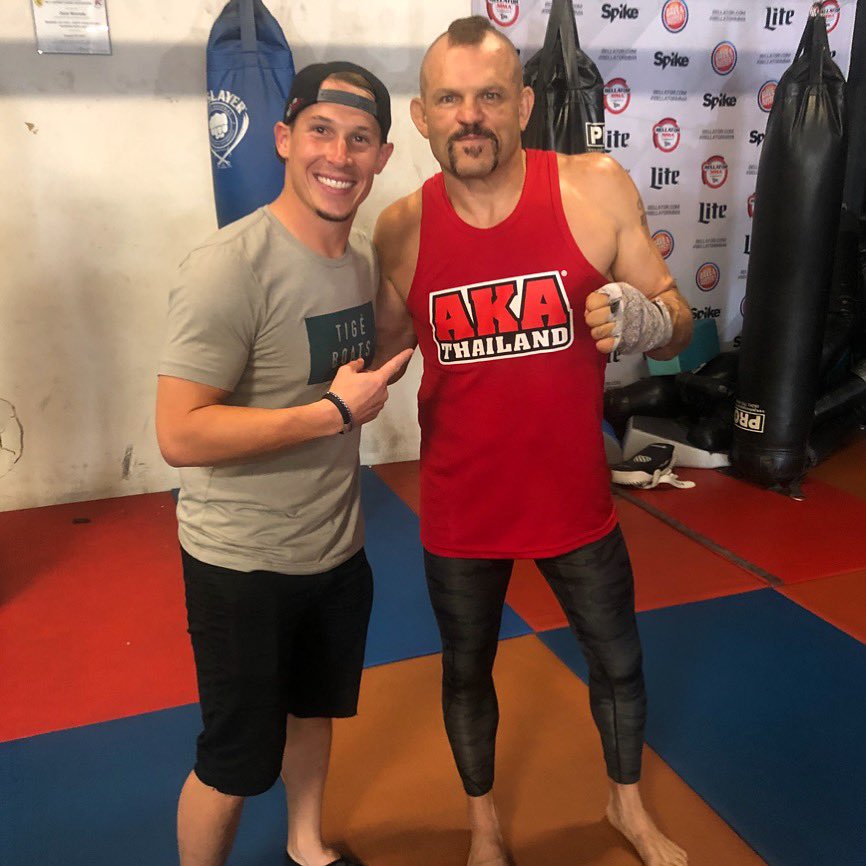 The last 24 hours have been pretty unreal! Just literally had a full training session with @ChuckLiddell in his own personal gym!!! Seriously the nicest guy ever too!