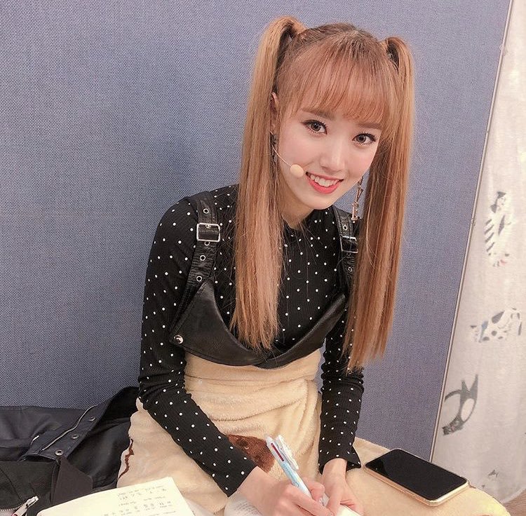 wemeindo's tweet photo. [INSTAGRAM] weki_meki instagram update. https://t.co/fX93rpjxzQ