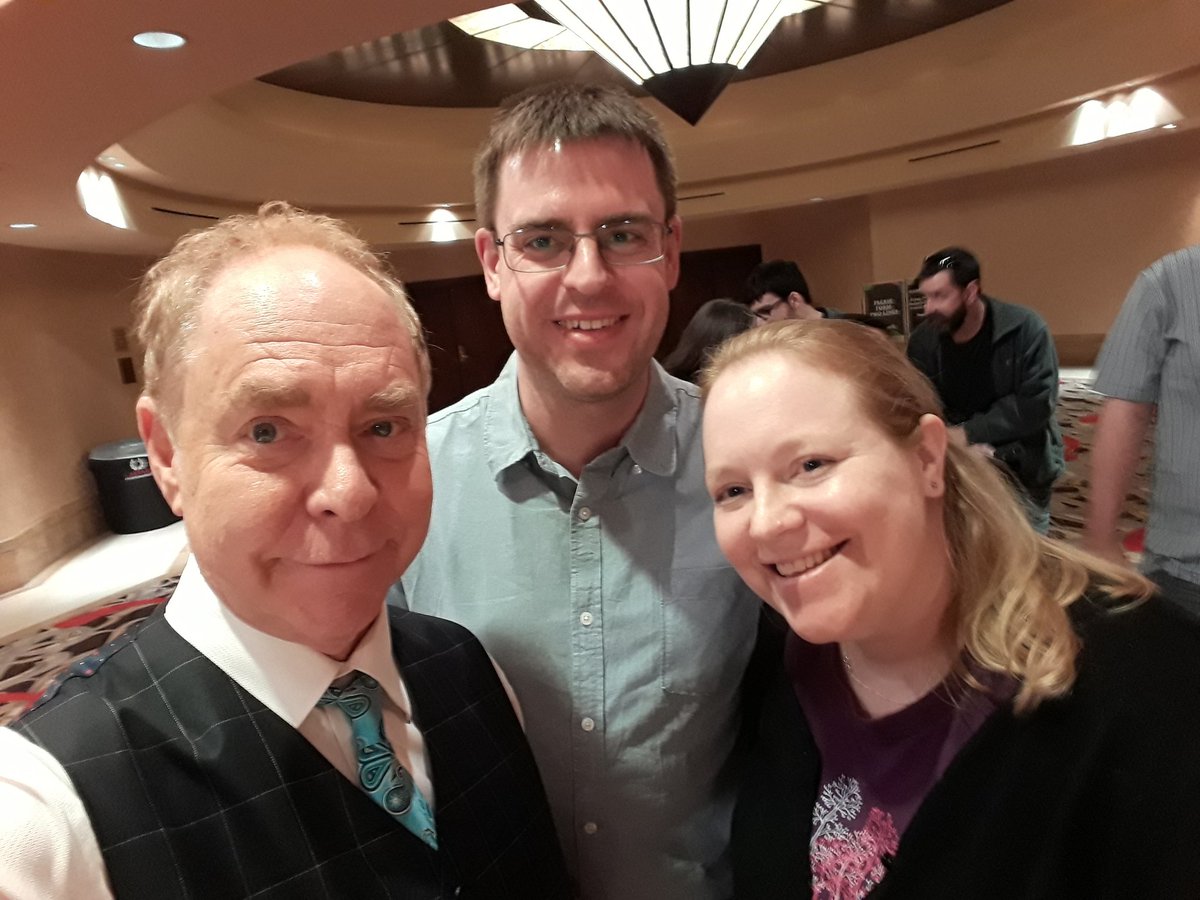 sarahstottmagic's tweet photo. Flying home after a truly magical week in #LasVegas. Amazing to meet @pennjillette and @MrTeller - they even kindly signed my Derren book for me! :) #magic #holiday #timetogohomenow https://t.co/GReFp5AABv