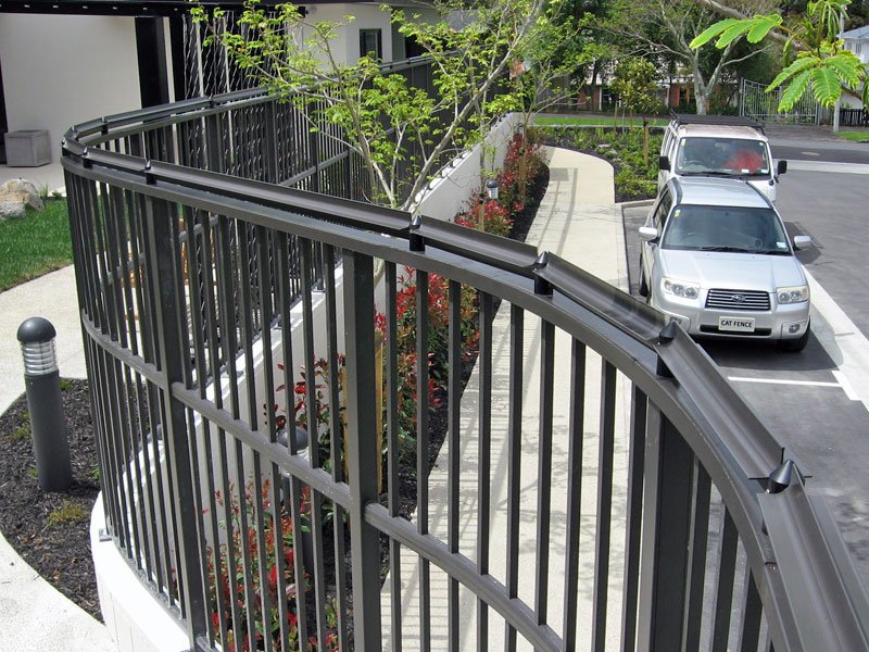 the oscillot cat fence