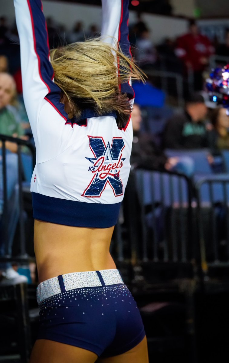 Put your hands up if you’re ready for back to back games this weekend!!!
#AAIA #GoRed #LetsGetThatWin #WeLoveOurSponsors #TenthAnniversary

📸 @dallasdancefans @Michael_Lark 

@RebelAthletic