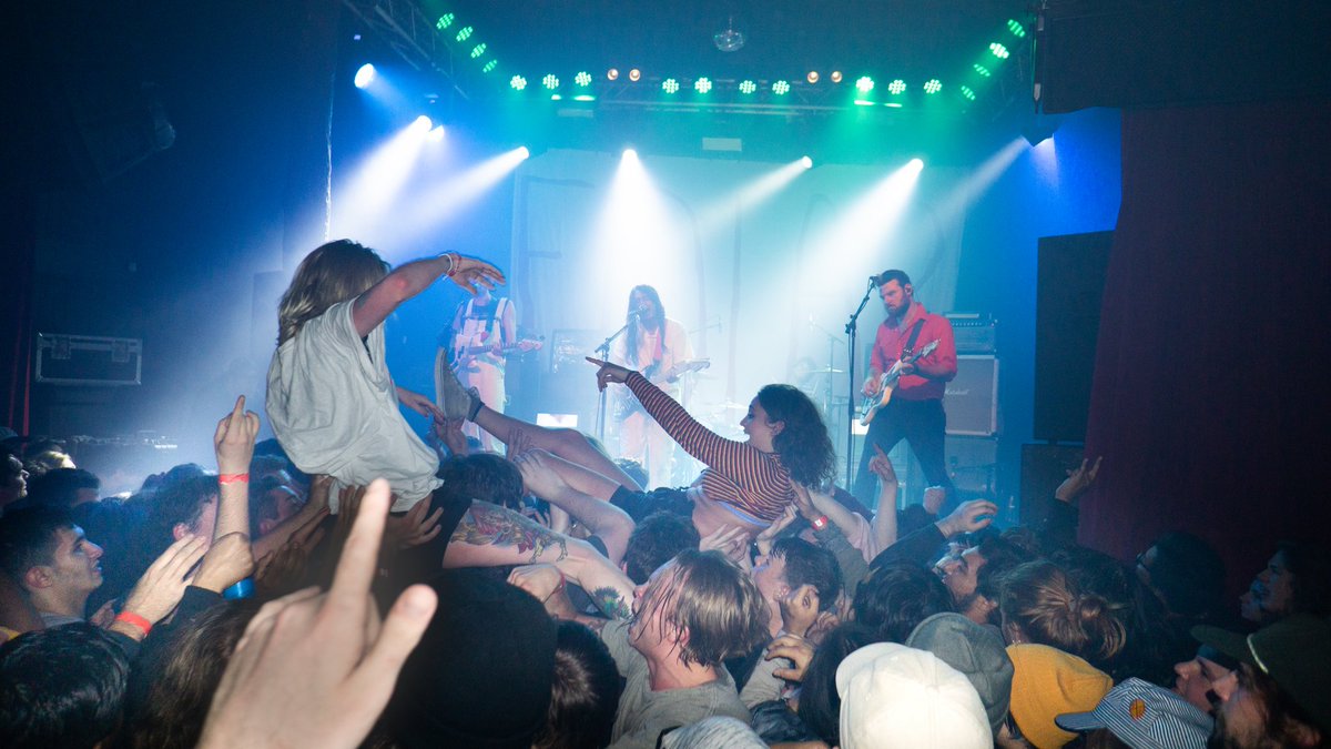 averagejoey41's tweet image. Tales from the pit pt. 3 (@FIDLAR) #fidlar #sonya6000