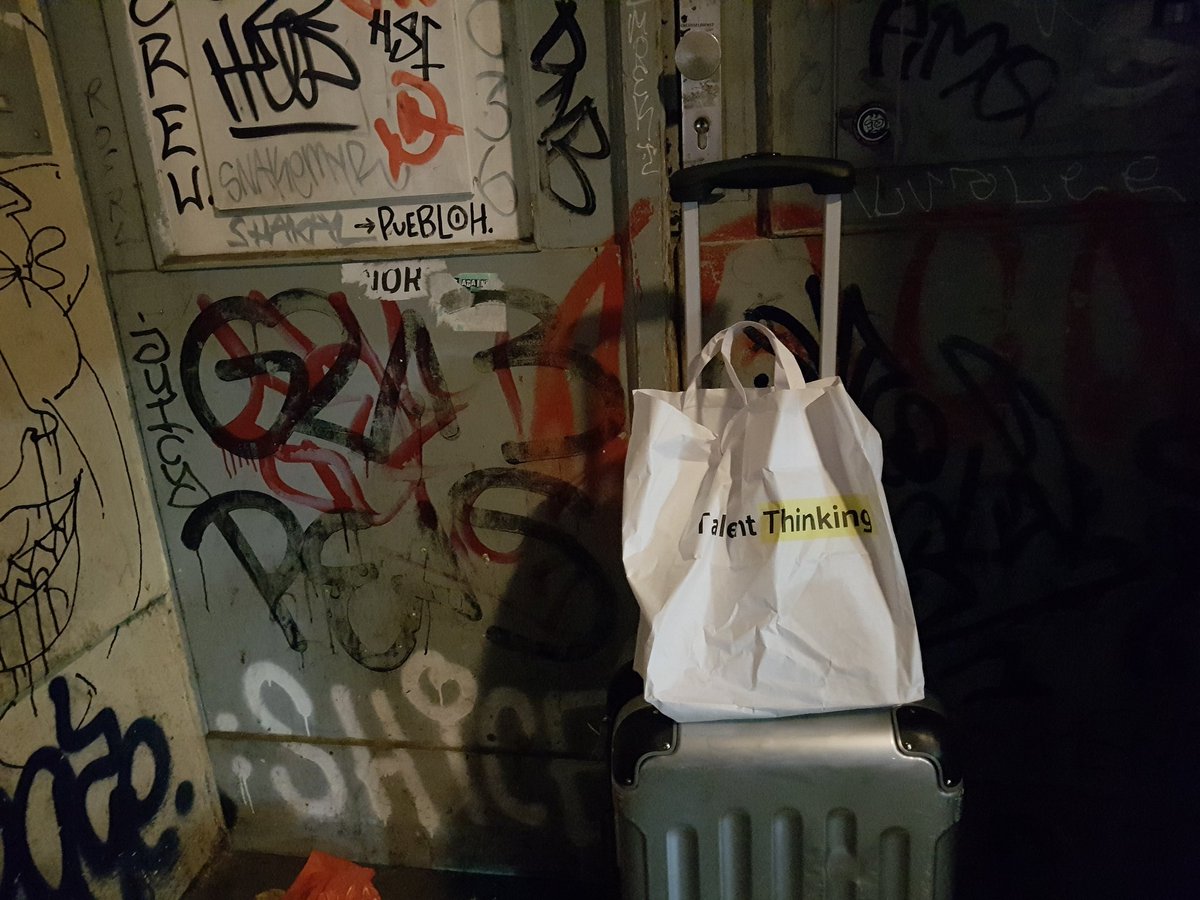 EduOrakel's tweet photo. Wieder zu Hause im schönen Berlin. #TalentThinking sieht in Berlin Neukölln so aus #Homecoming https://t.co/aHtxImfLCe