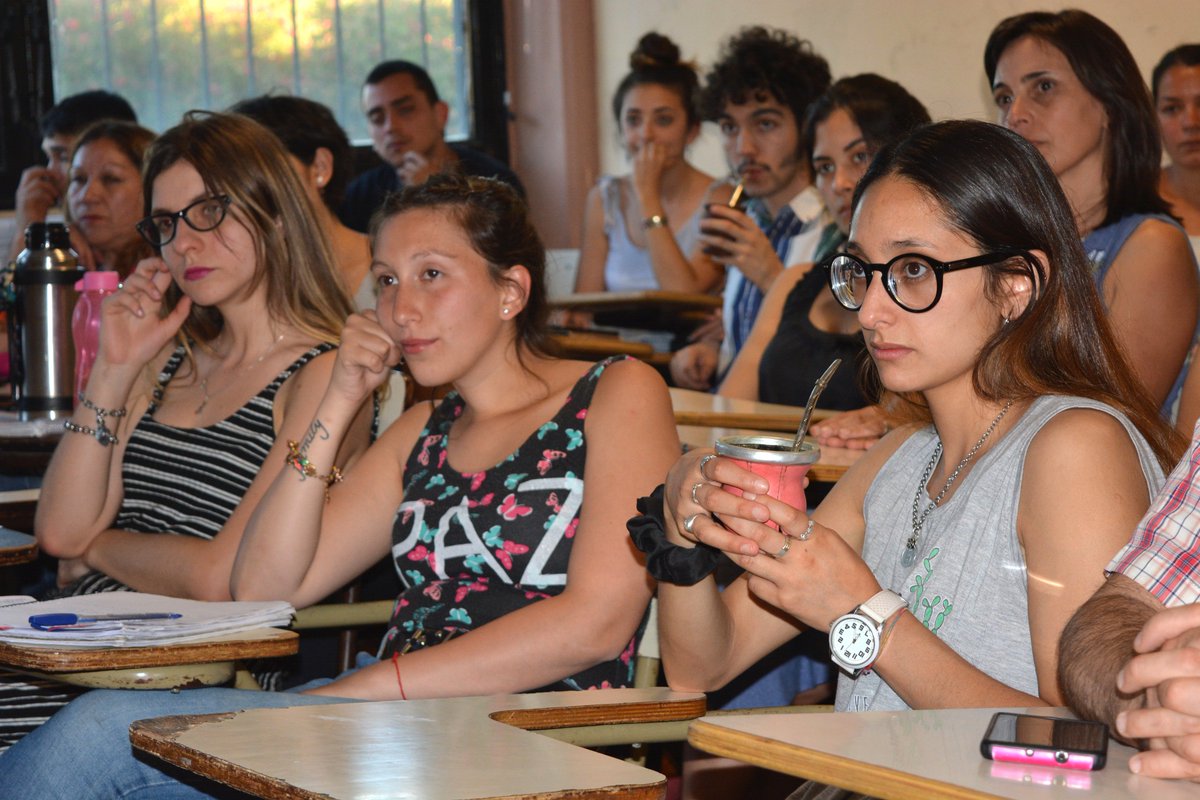 SocialesUNLZ's tweet image. Durante la actividad se presentaron los proyectos:
📌Centros de Alfabetización Multilenguas, Barrio 17 de noviembre.
📌Soberanía Alimentaria “Kawsary”, Villa Lamadrid.