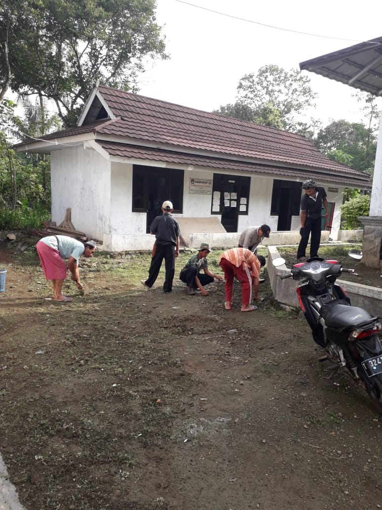 wanawali's tweet photo. Keg jumsih d lingkungan kantor desa @wanawali kec. @KecCibatu https://t.co/zSJ9ignx7X
