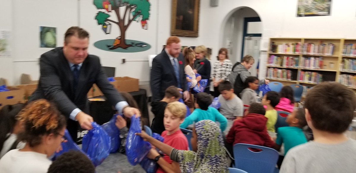 MulveySchoolWSD's tweet photo. Breakfast to Go Launch. https://t.co/Rrzyz6HLlI