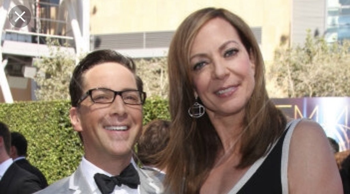 A forced vacation.  The writing’s on the wall. #TheDrBaerShow May be on hold but I’m not a #Quack.  Still proud to have the support of so many lining the walls of my office. <a href="/AllisonBJanney/">Allison Janney</a> !
#QuackCTG <a href="/KDT/">Kirk Douglas Theatre</a> tix still available!