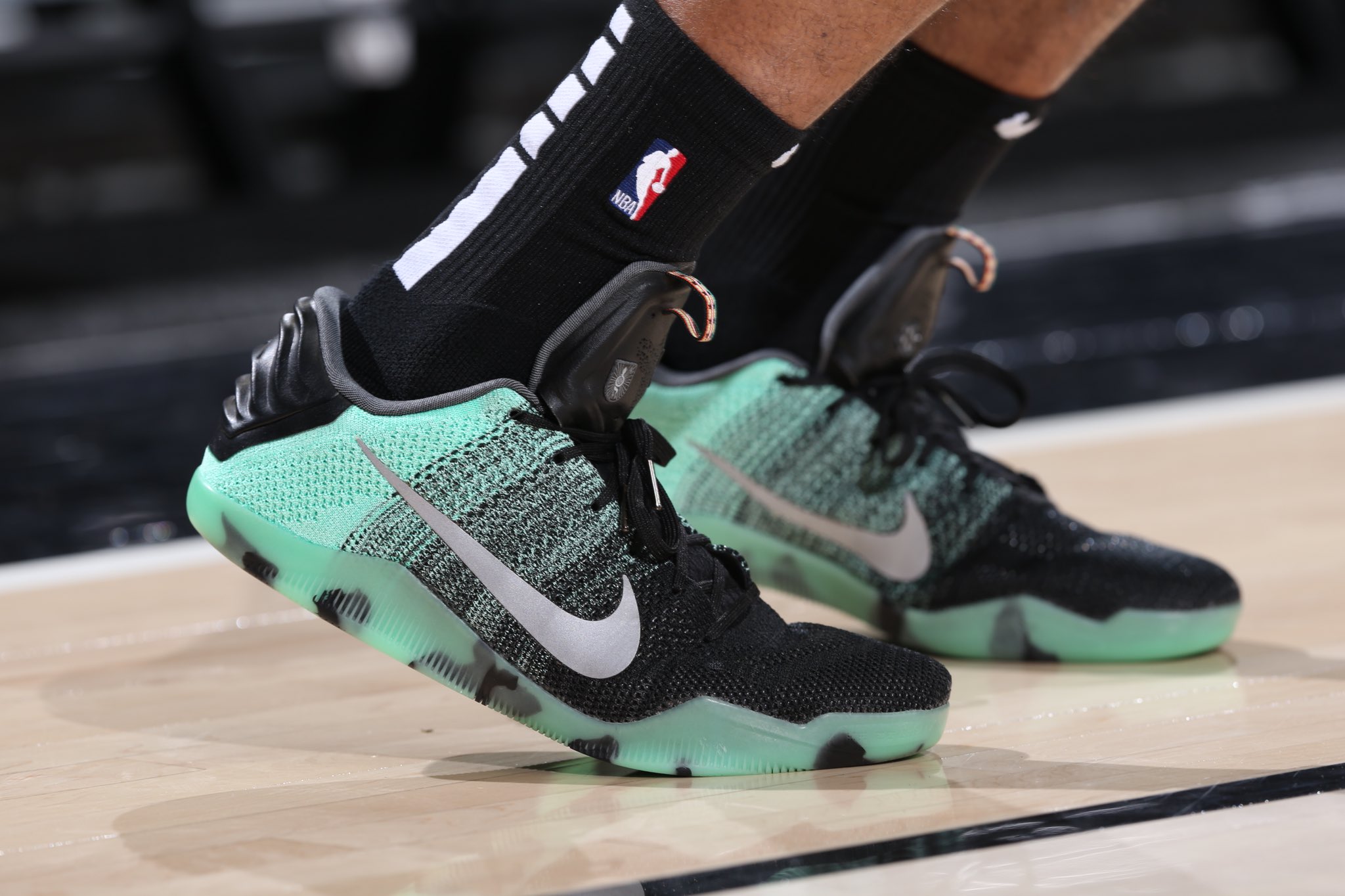 B/R Kicks on Twitter: