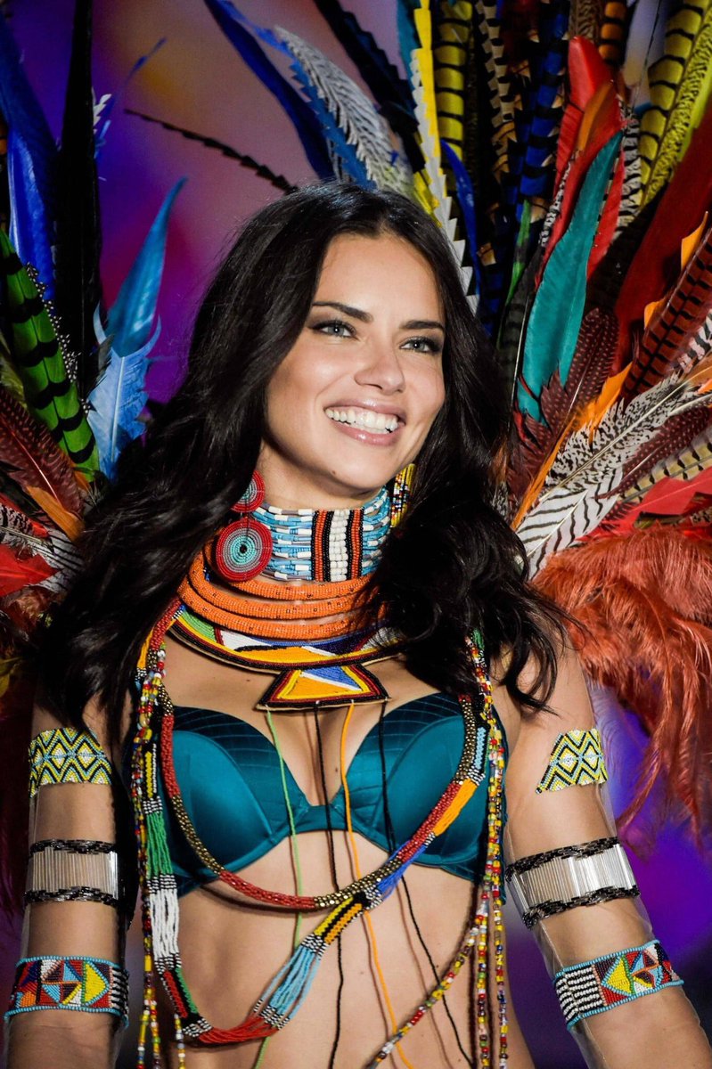 jasmine7882's tweet photo. @VictoriasSecret without @AdrianaLima is NOT Victoria's Secret😭💔I will miss you...
It’s not too much say that your runway on #VSFS2013 makes me What I am!! From now on, I admire you and your performance💘You are my role-model and goal 👼🏻💕I will love you forever😘
Thank you😍 https://t.co/jacgU1fqU5